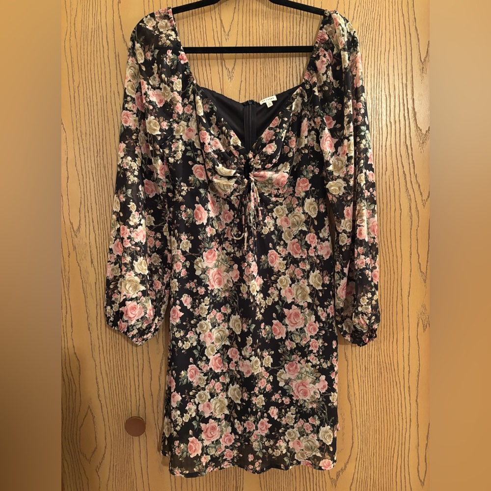 En Creme Floral Long Sleeve Dress